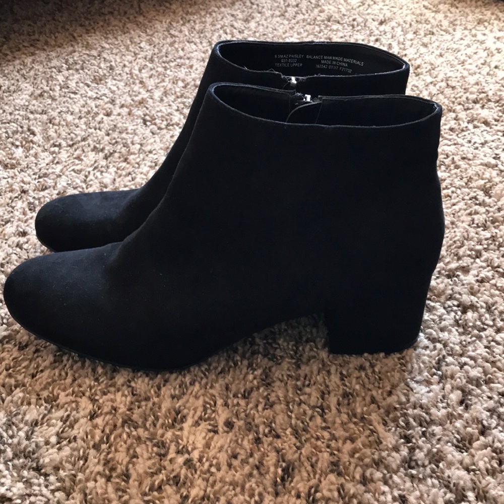 Suede black boots